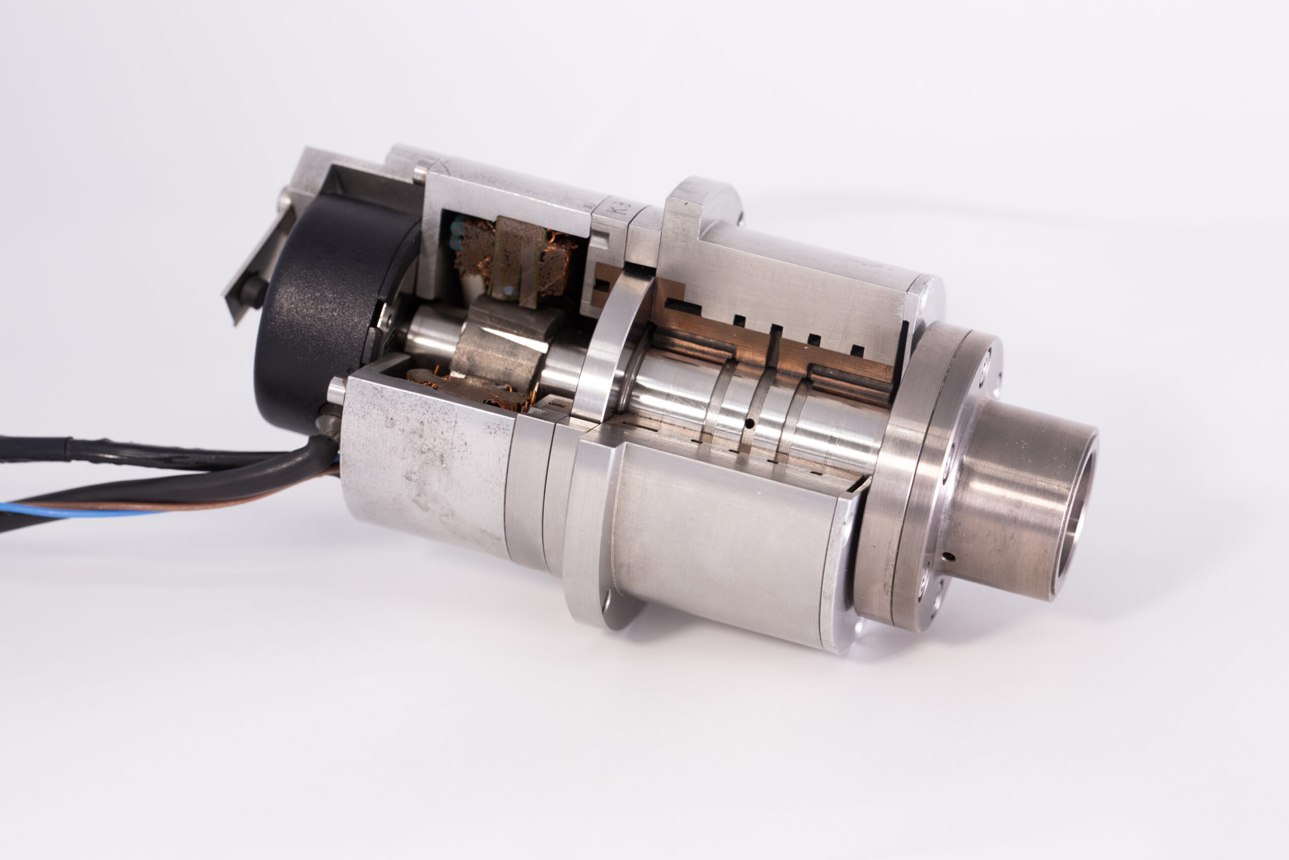 超精密スピンドル製作サービス | 超精密加工・研削加工ソリューション | 高広工業（株）