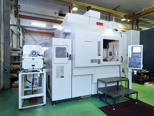 立形5軸マシニングセンタ